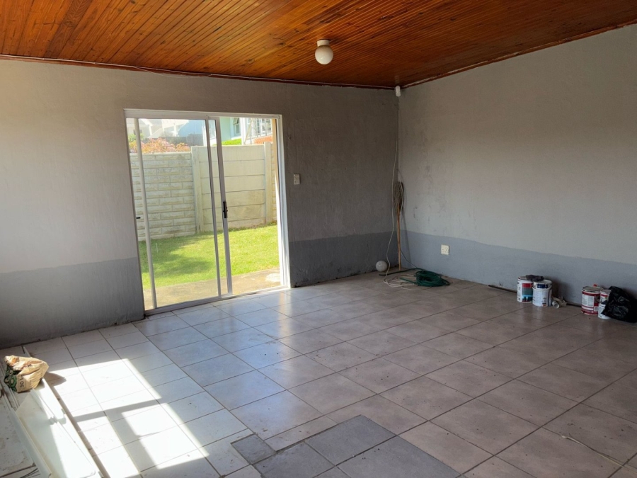 5 Bedroom Property for Sale in Beacon Bay North Eastern Cape